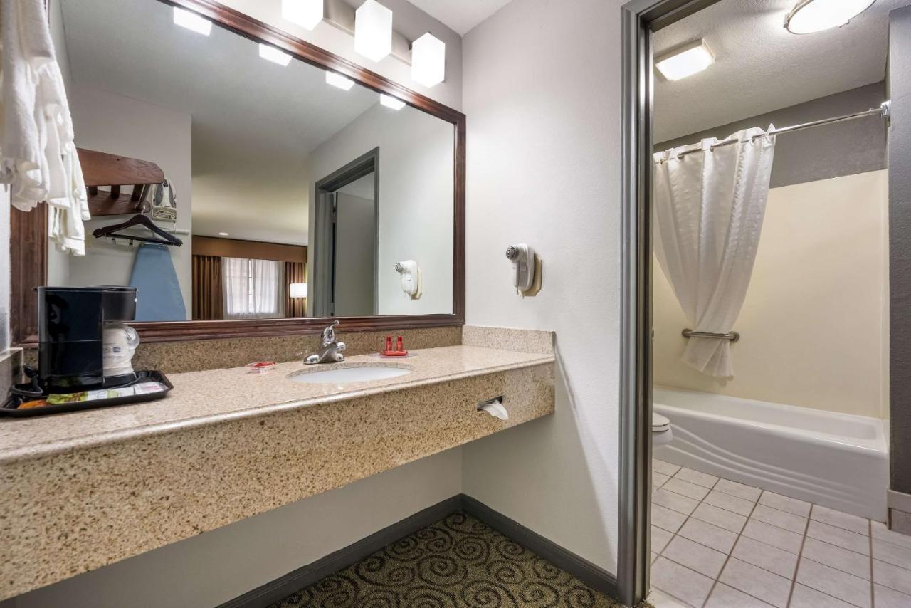 Surestay Hotel By Best Western Диър Парк Екстериор снимка